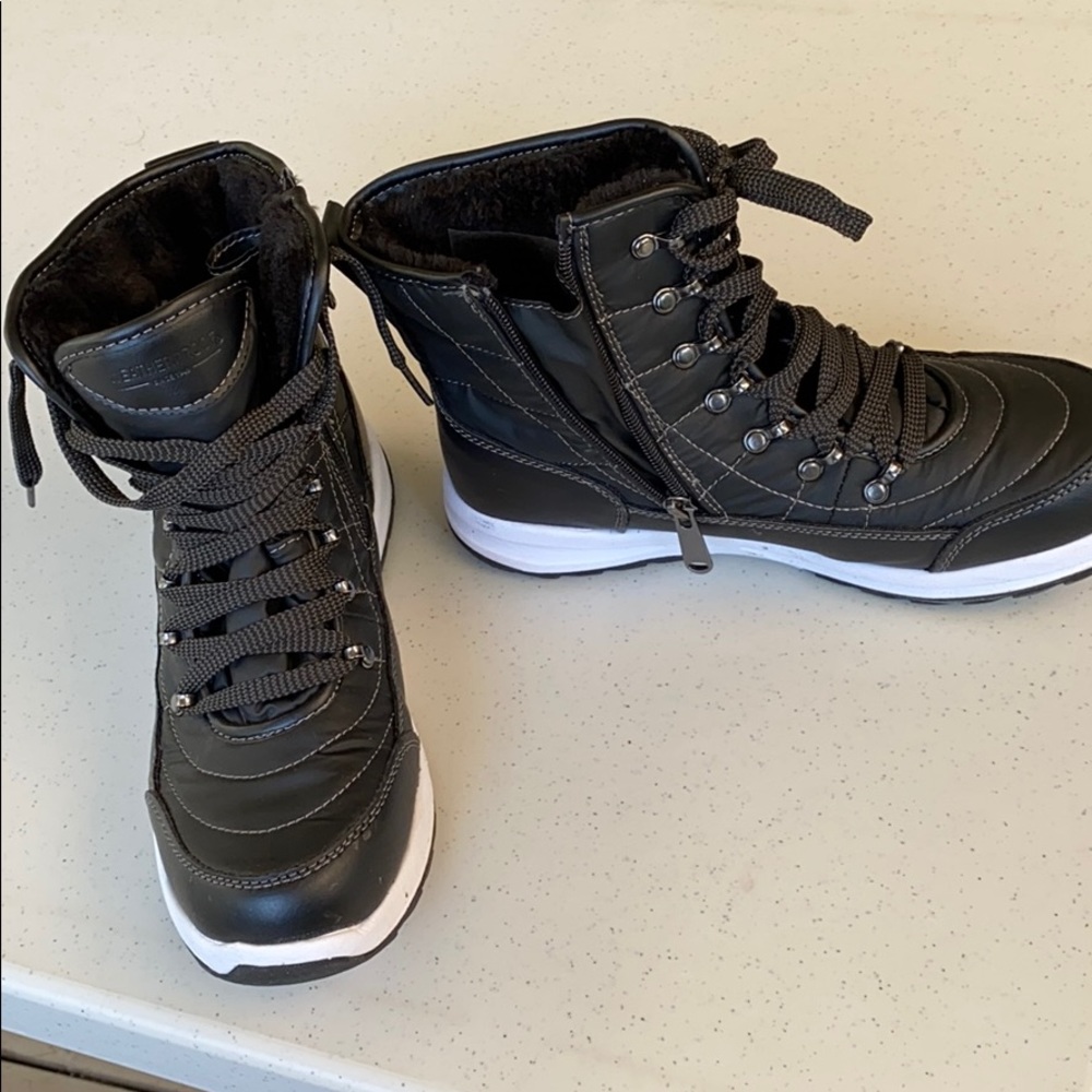 Waterproof Women’s boots 🥾